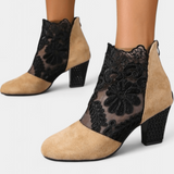 Charlotte – Elegáns virágmintás magas sarkú csizma