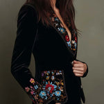 Daniella – bársony blézer virághímzéssel