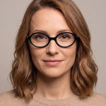 Flóra – ovális szemüveg arany részletekkel